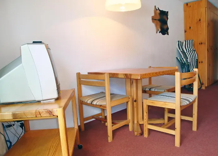 B 086 By Interhome * ディセンティス